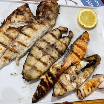 Floresta Das Escadinhas restaurant food grilled fish Lisbon